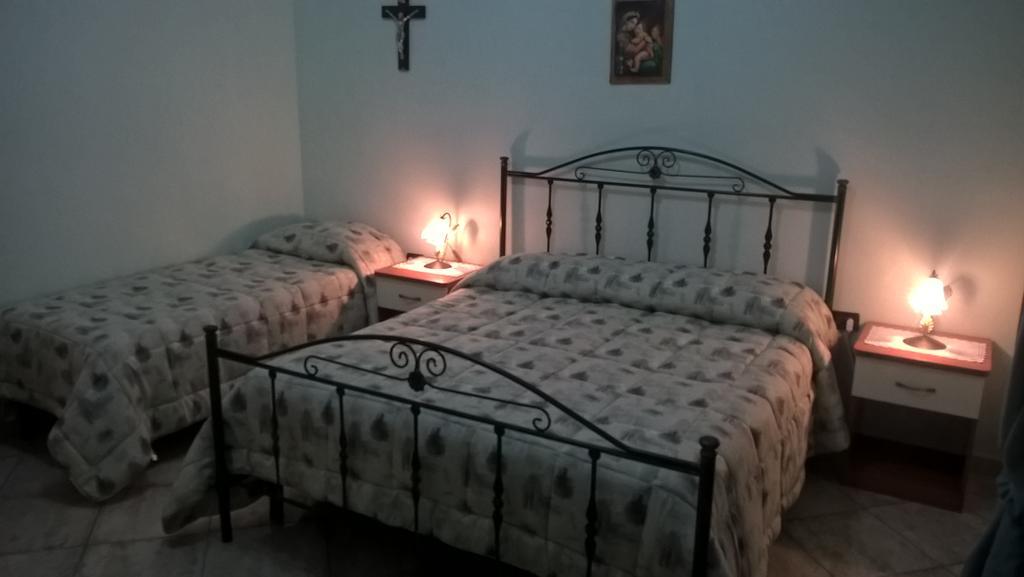 Le Tre Rose Di Maria Bed & Breakfast Noto Room photo
