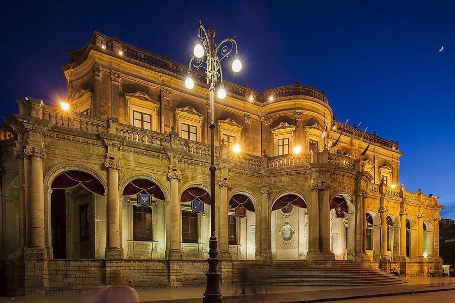 Le Tre Rose Di Maria Bed & Breakfast Noto Exterior photo