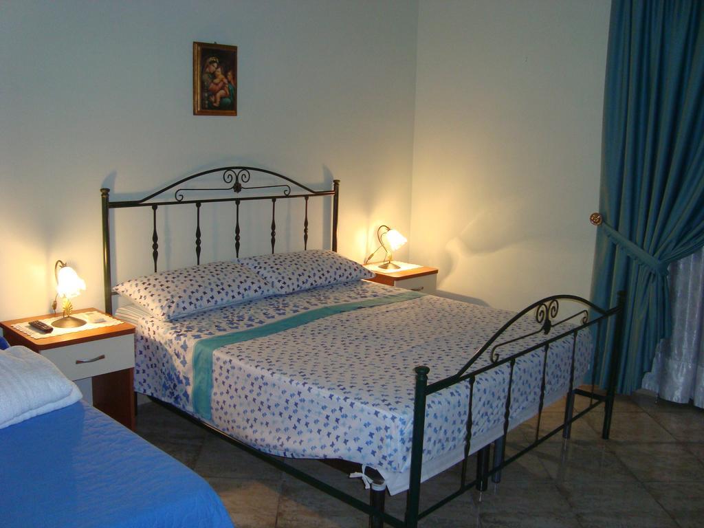 Le Tre Rose Di Maria Bed & Breakfast Noto Room photo