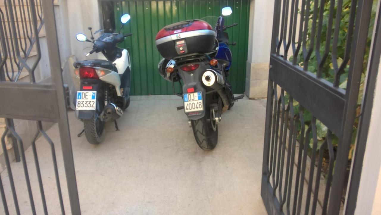 Le Tre Rose Di Maria Bed & Breakfast Noto Exterior photo